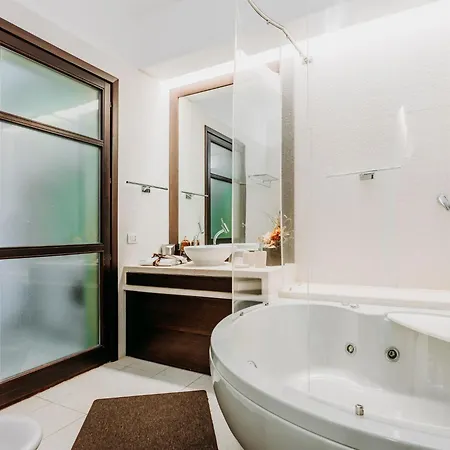 In Mit Moeblierter Terrasse By Interhome * ヴィッラシミーウス